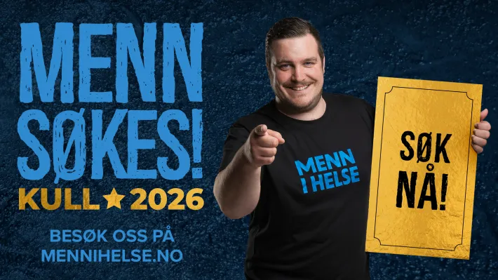 Promoplakat for Menn i helse-tilbudet for 2026. Mann smiler og peker mot fotografen. Holder en plakat som lyder "Søk nå".