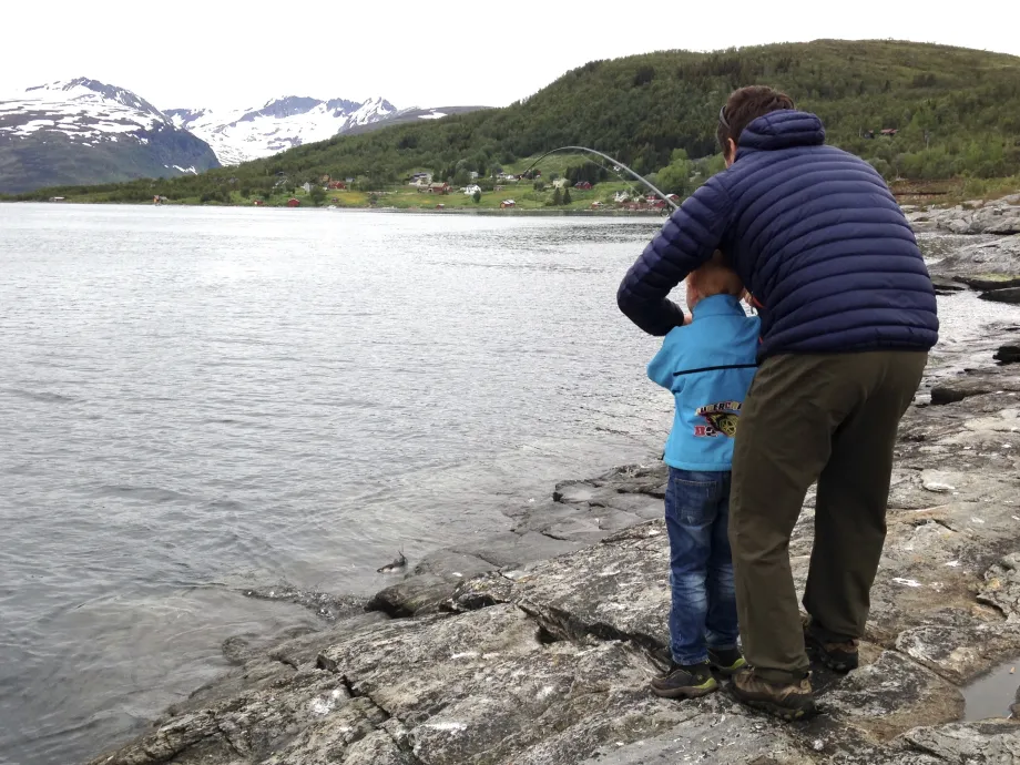 Fiskelykke på Hella / Straumshella