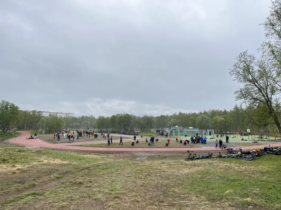 Arrangement med mange skolebarn på Charlottenlund