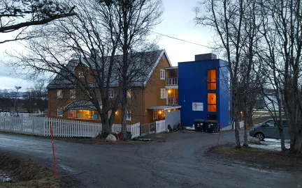 Barnehagen Hundre sett utenfra en tidlig vinterdag