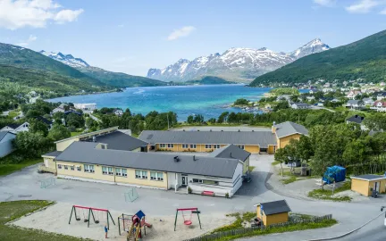 Kaldfjord skole sommer