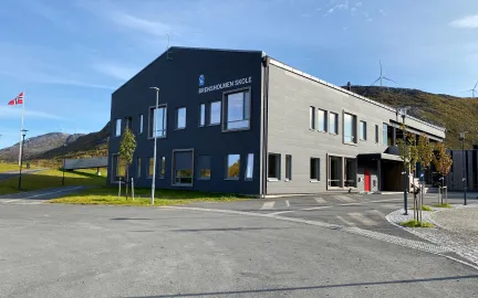 Brensholmen skole sett fra utsiden