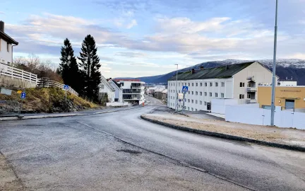 Ny asfalt i Mellomvegen