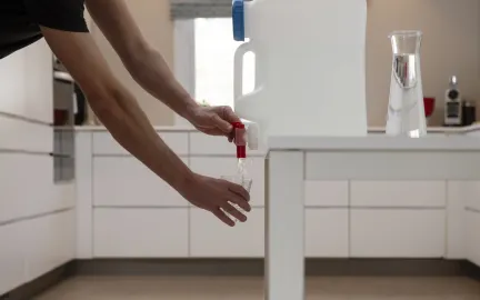 Illustrasjonsbilde av vannkanne som del av egenberedskapslager. 