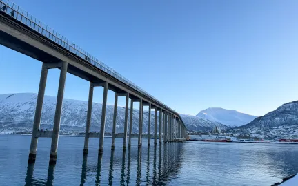 Tromsøbrua sett fra Vervet