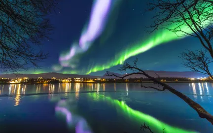 Nordlys over prestvannet i Tromsø