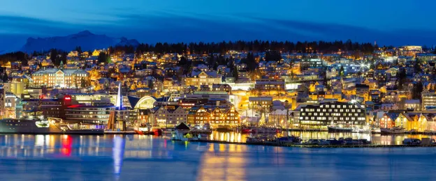 Panoramabilde av Tromsø sentrum vinterstid